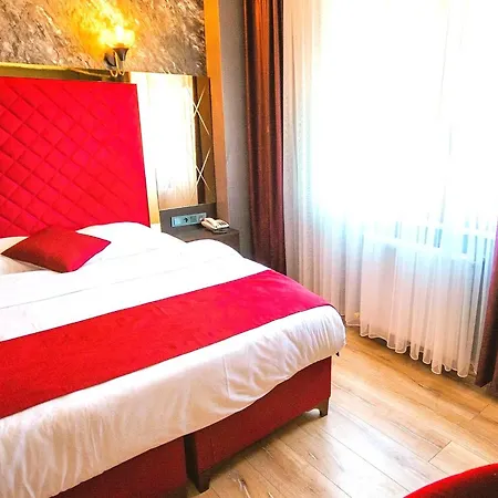 Atesde Dustu Salvara Hotel Istanbul